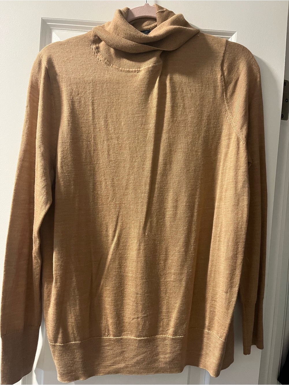 Gap Women's Camel Turtleneck Sweater - 100% merino wool